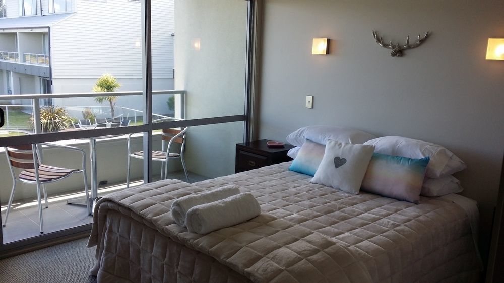 Apartment 300 Lake Terrace *
