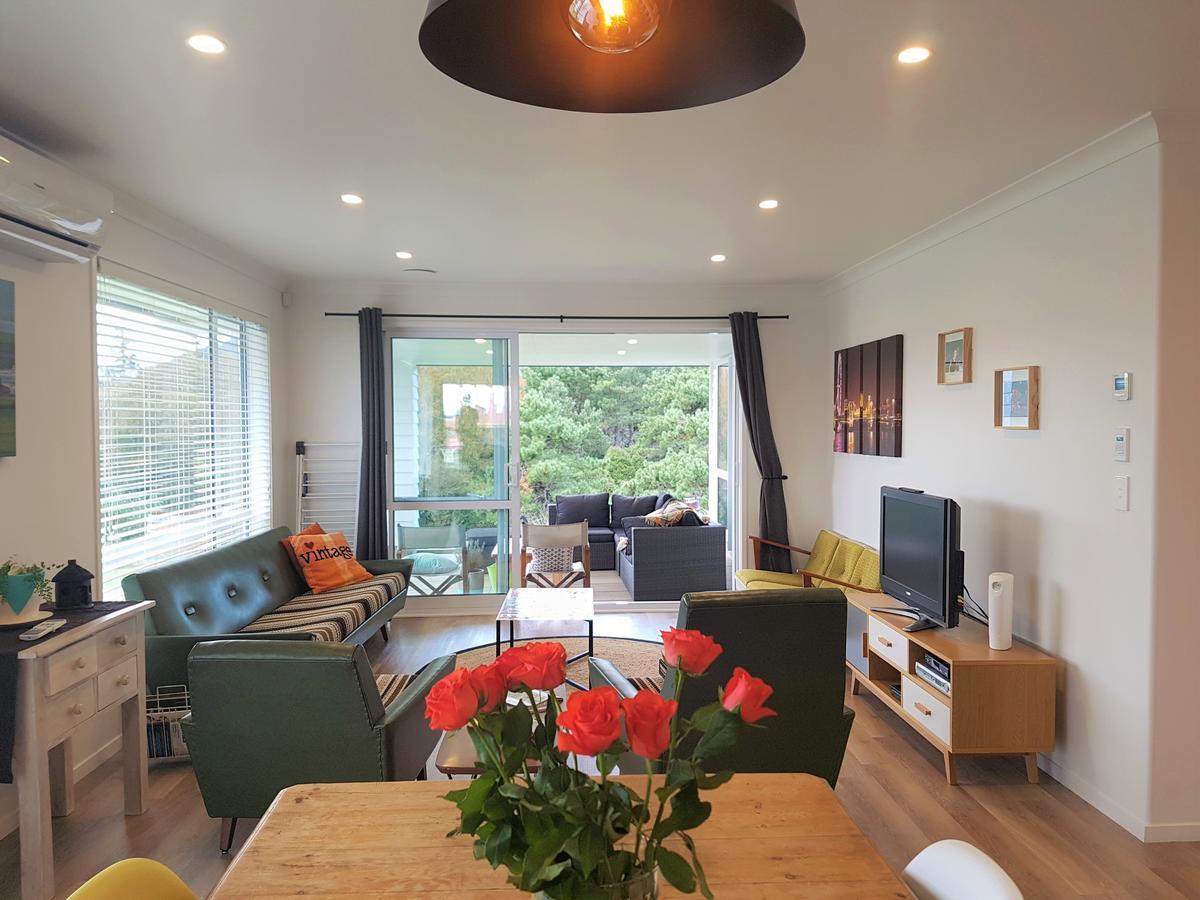 House In The Heights * Taupo
