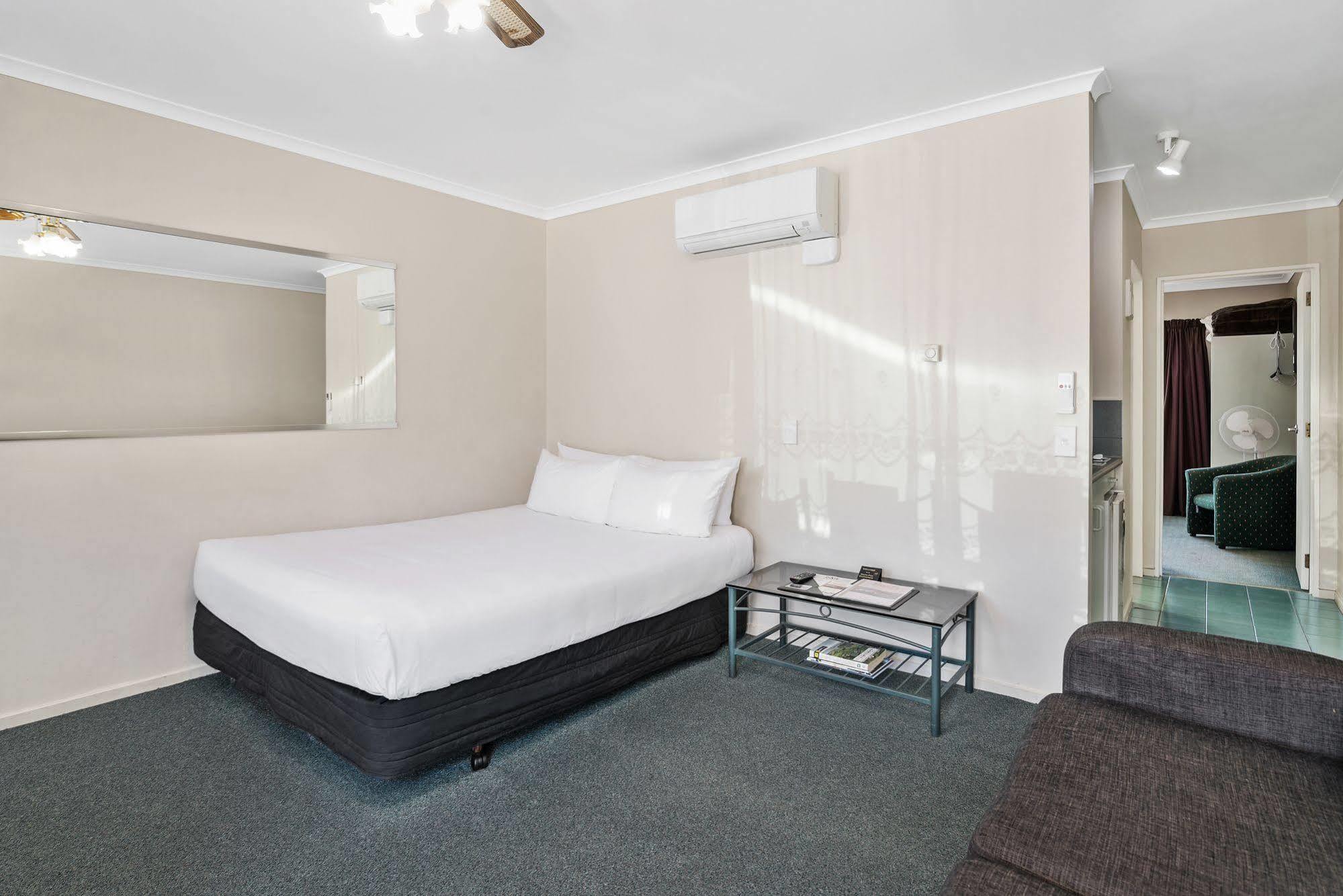 Asure Motor Motel
