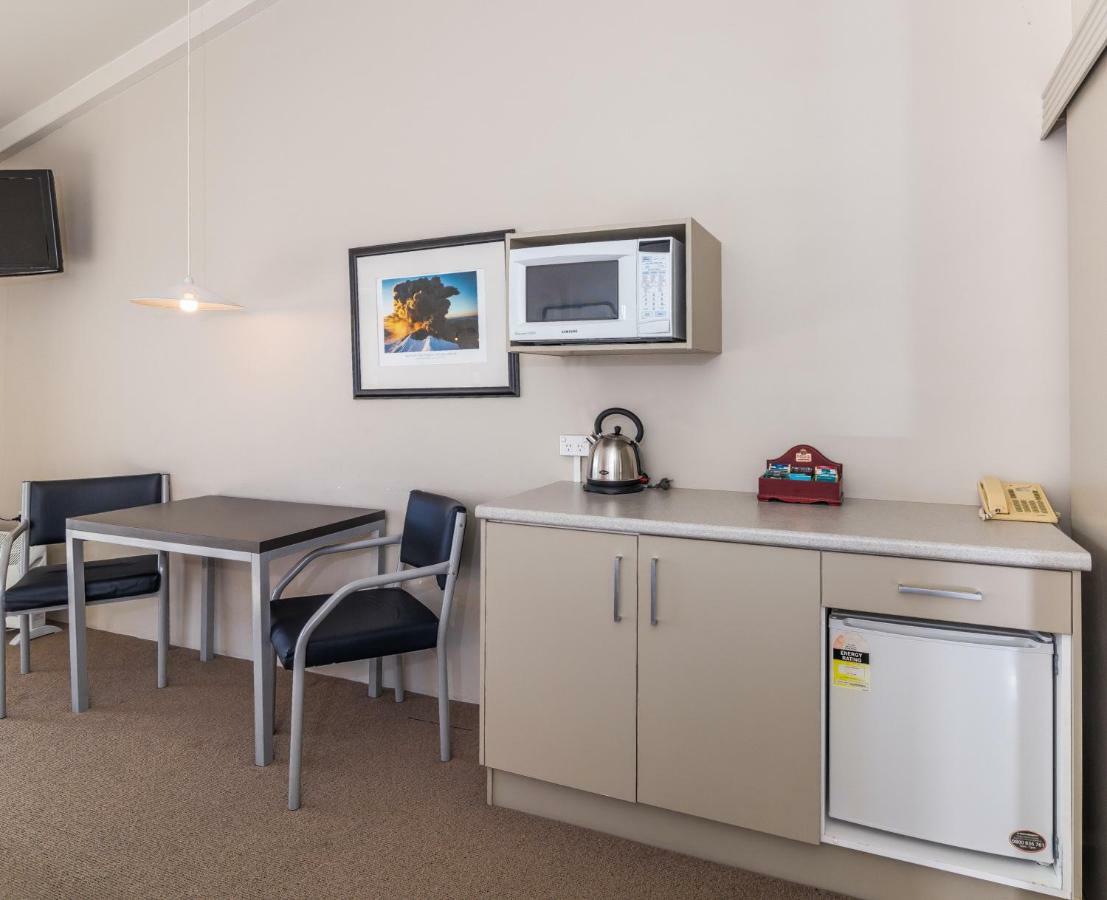 Twin Peaks Lakeside Motel Taupo