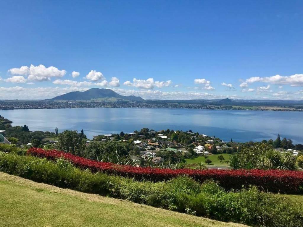 Heights Haven - Acacia Bay Taupo