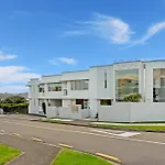 Waimahana Apartment 8