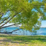 Willow Lake House - Lake Taupo Holiday Home