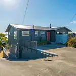 Willow Lake House - Lake Taupo Holiday Home