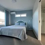 Brand New Lakeside Cozy Room Kaka