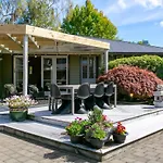 Huia Haven, Rustic Garden Retreat With King Suite
