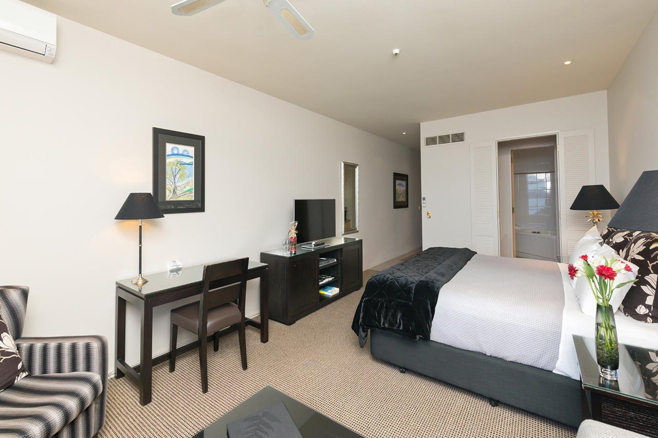 Hotel Millennium & Manuels 4*
