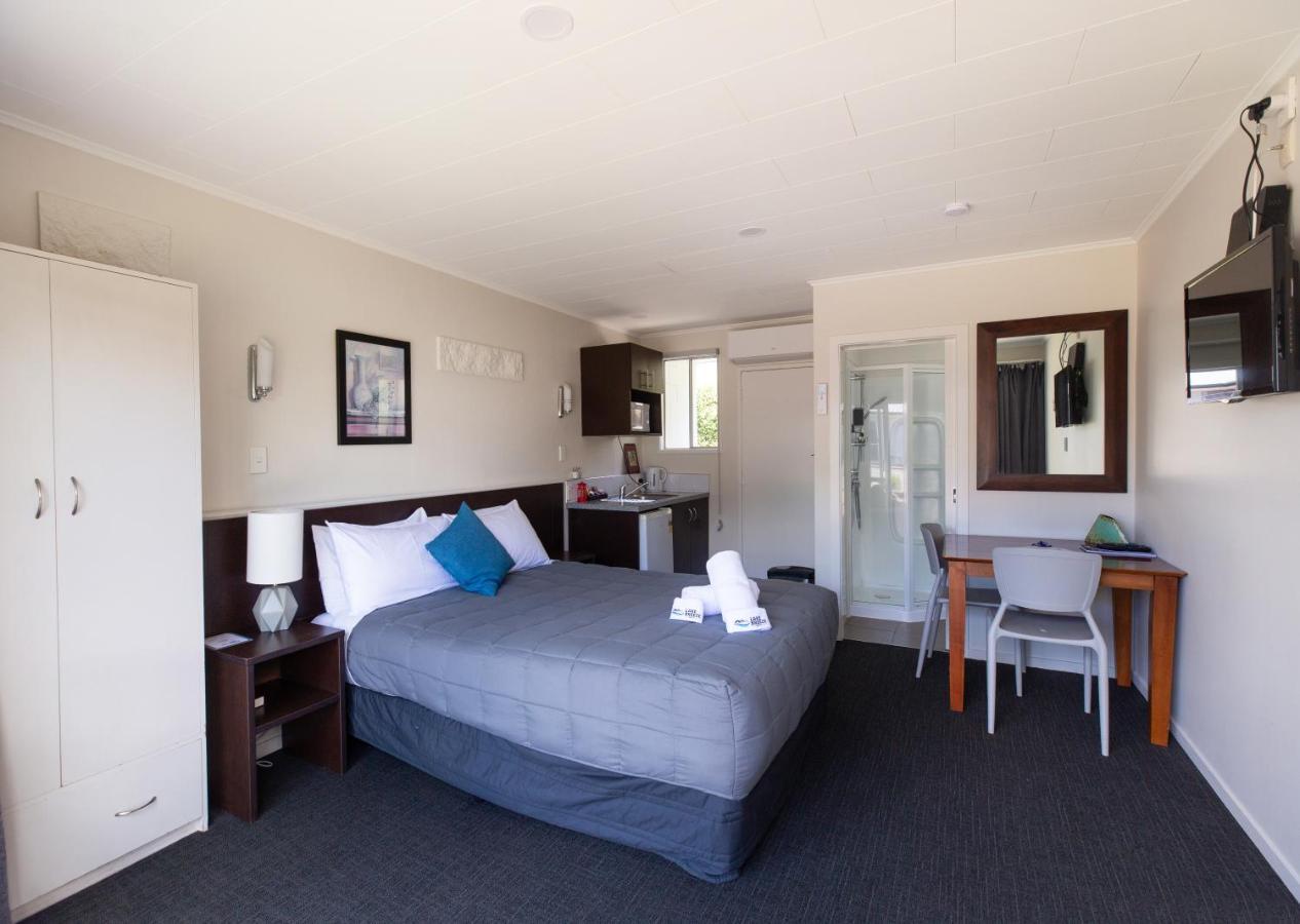 Motel Breeze