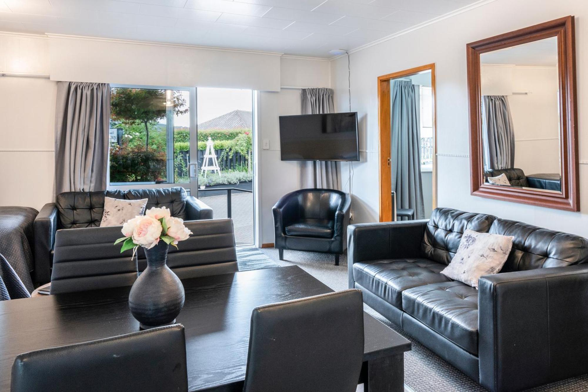 Dunrovin Motel 4*