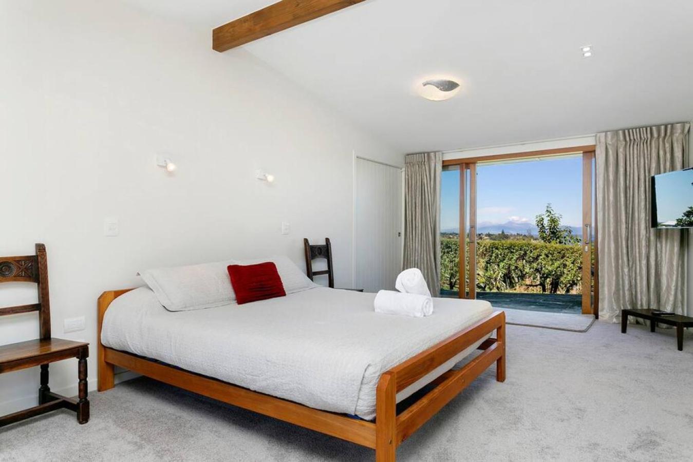 Ultimate Retreat With Heated Floors And Private Mineral