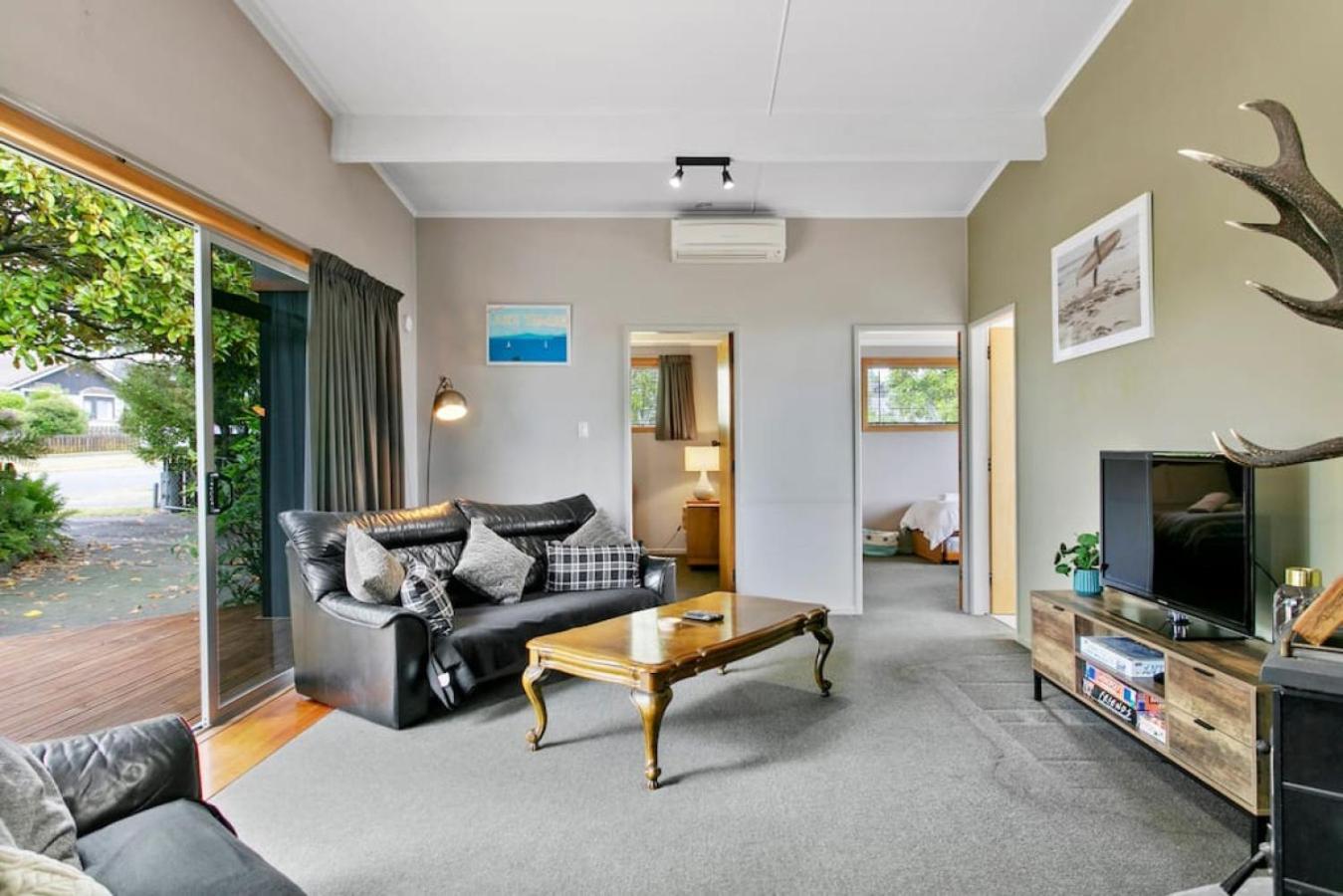 Holiday home Spacious Nukuhau Near Town With Parking And Comfort