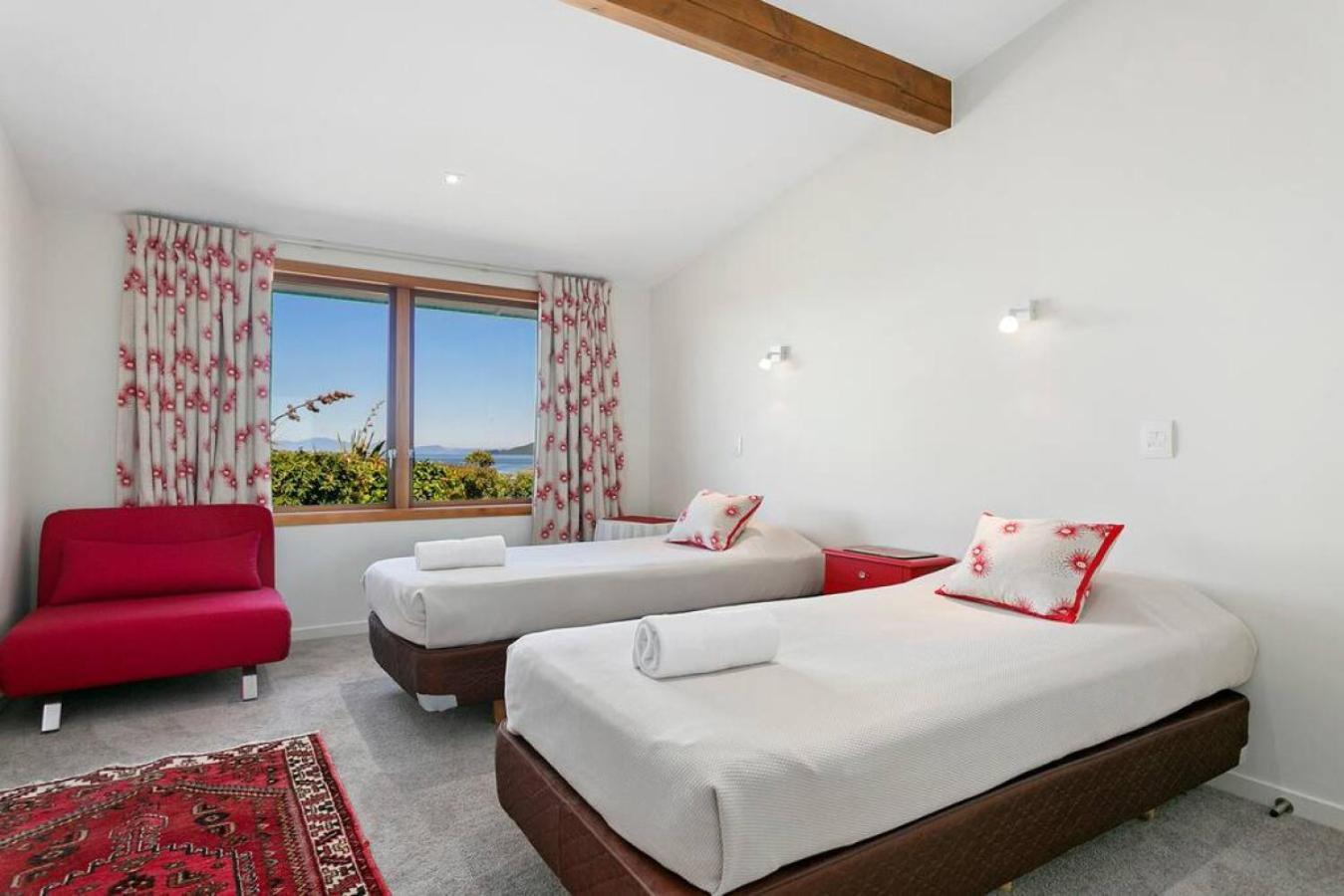 Villa Ultimate Retreat With Heated Floors And Private Mineral Taupo