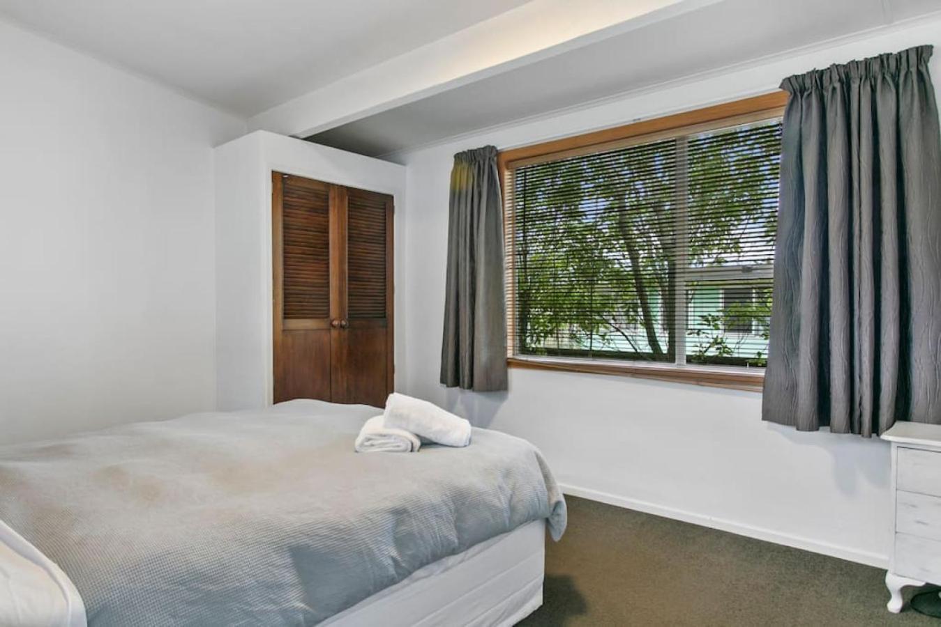 Holiday home Spacious Nukuhau Near Town With Parking And Comfort Taupo