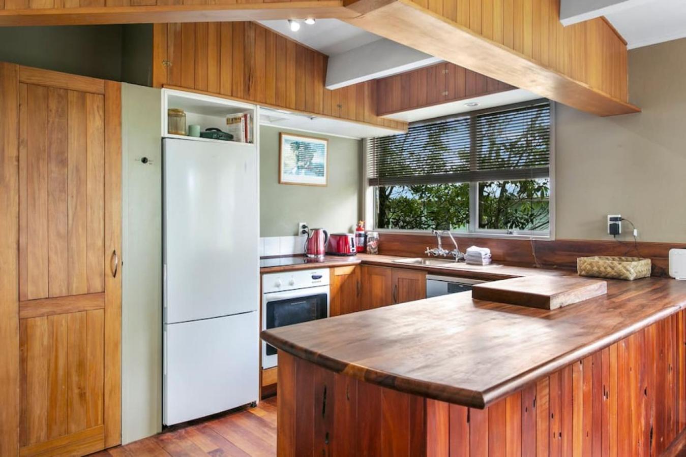 Spacious Nukuhau Near Town With Parking And Comfort Taupo
