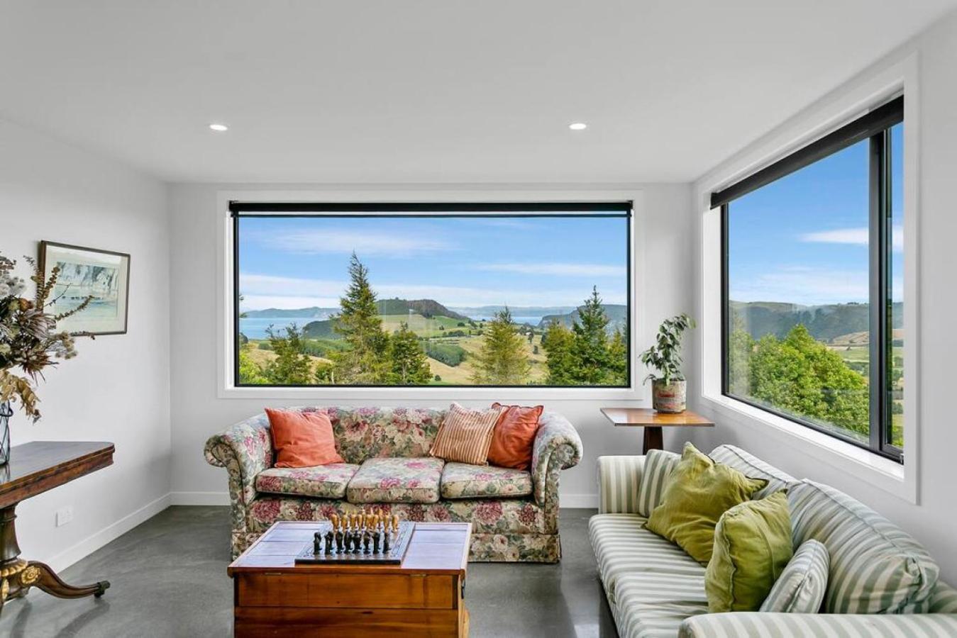 Holiday home Peaceful Luxury Retreat With Views And Pool Taupo