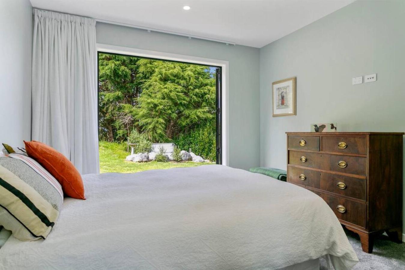 Holiday home Peaceful Luxury Retreat With Views And Pool