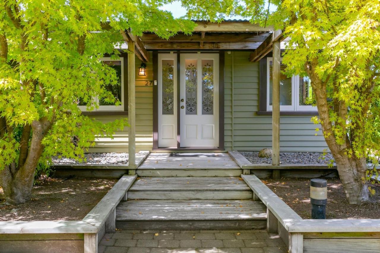 Huia Haven, Rustic Garden Retreat With King *