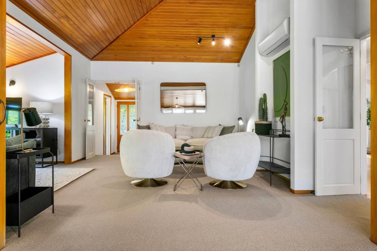 Huia Haven, Rustic Garden Retreat With King * Taupo