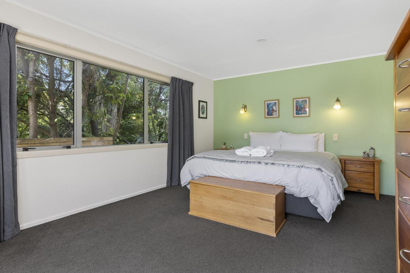 Fantail Retreat, Family 4br Near And Gardens Holiday home Taupo
