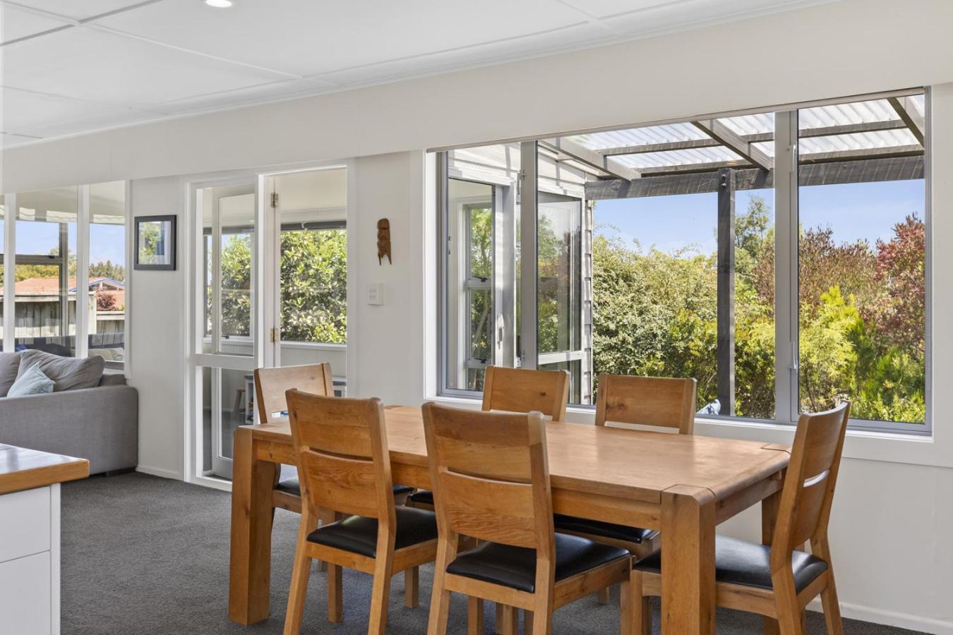 Fantail Retreat, Family 4br Near And Gardens Holiday home Taupo