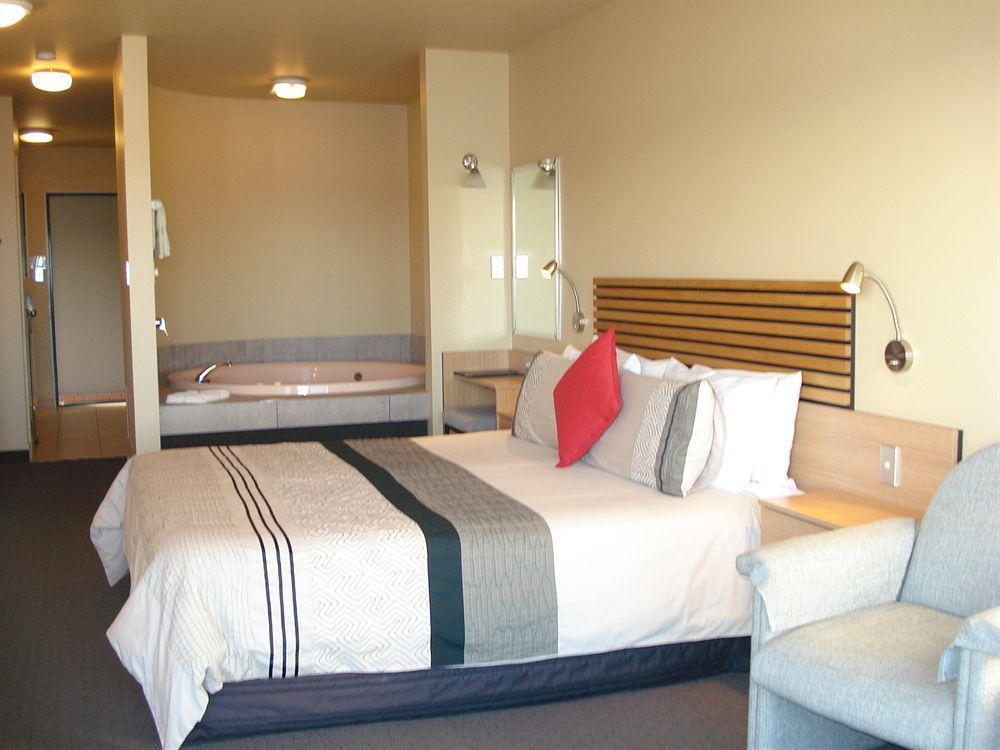Clearwater Motor Motel 4*