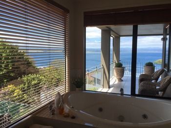 The Flying Trout Boutique 4*