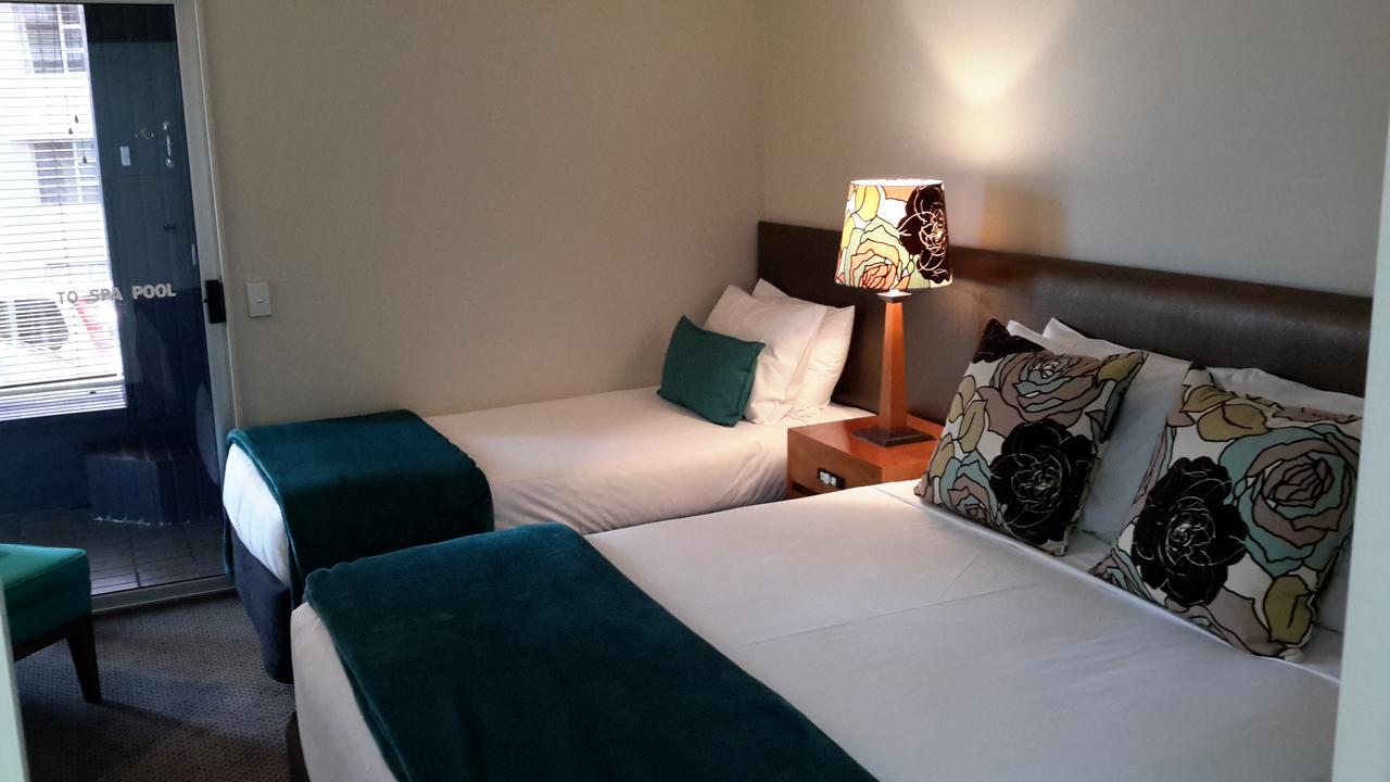 Motel The Cove- On The 4*