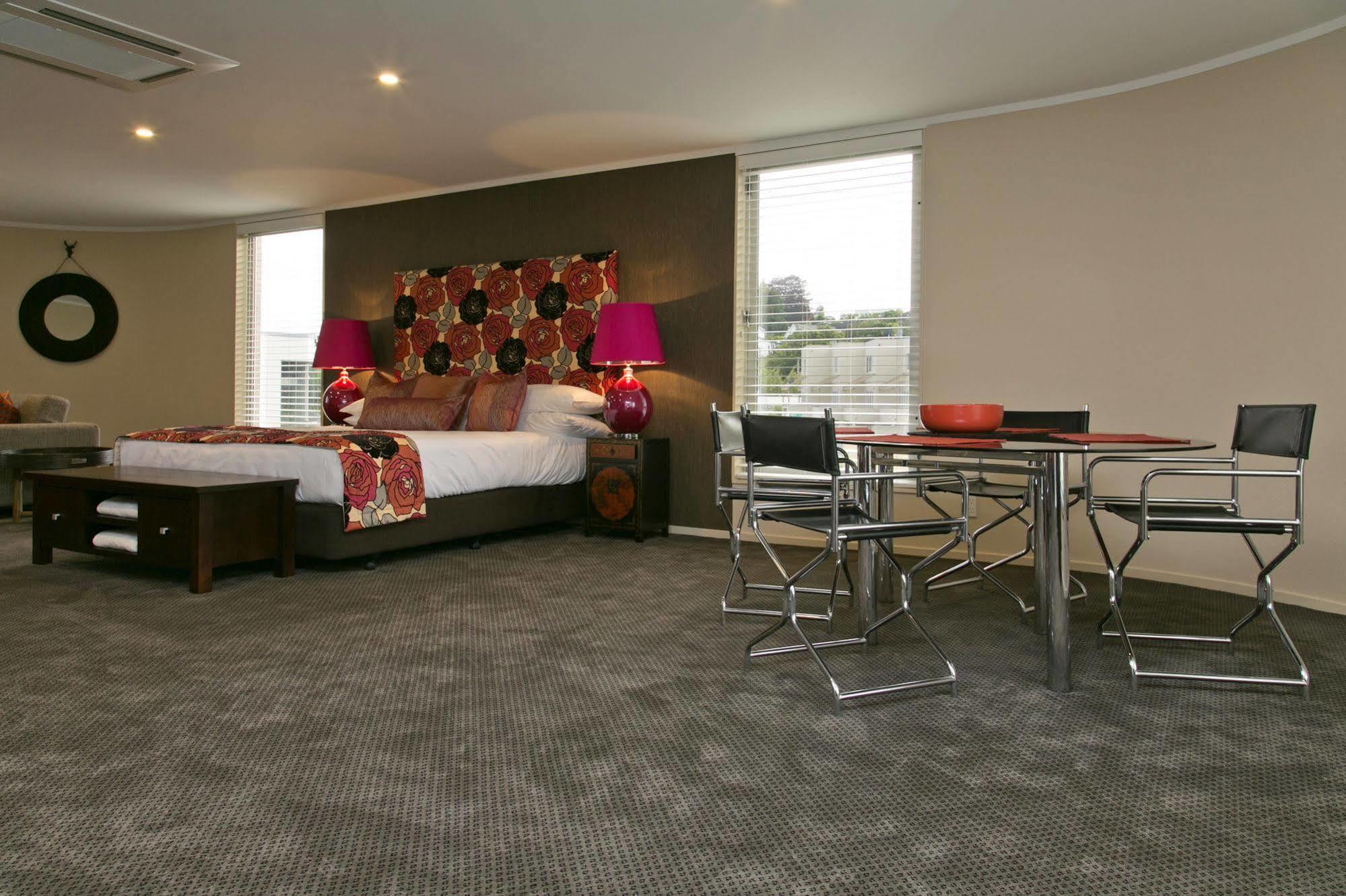 The Cove- On The 4* Taupo