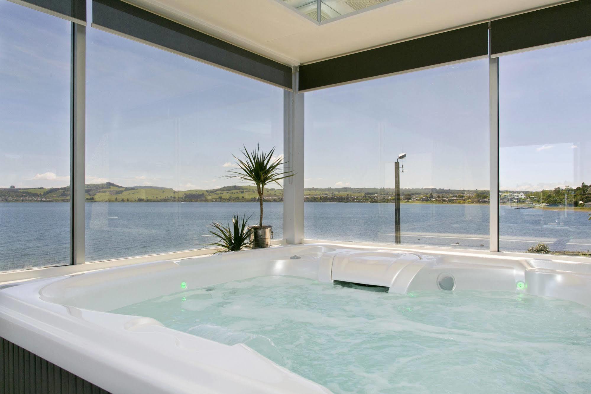 The Cove- On The 4* Taupo