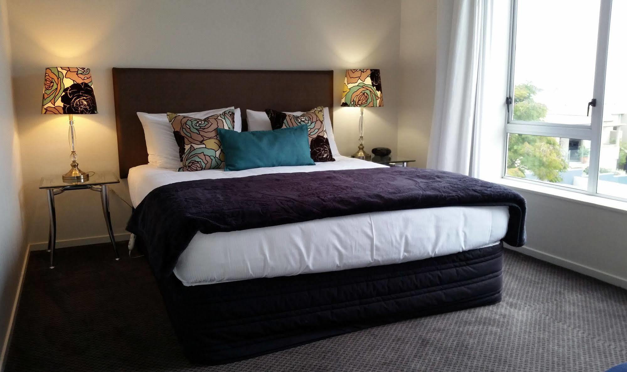 The Cove- On The 4*