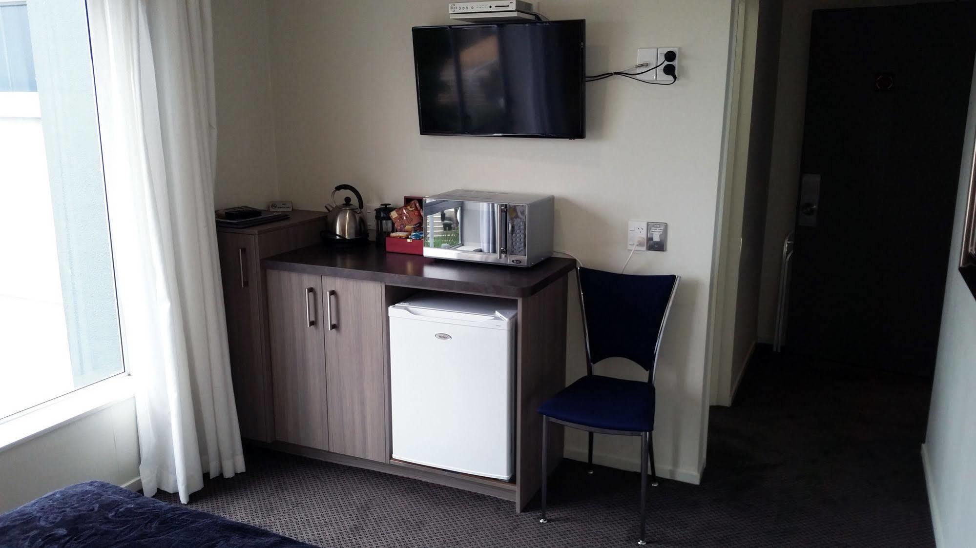 The Cove- On The Motel 4*
