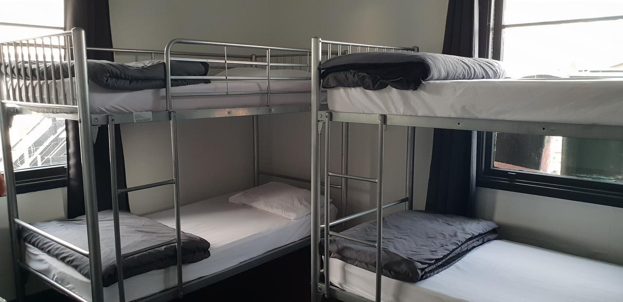 Hostel Bob's *