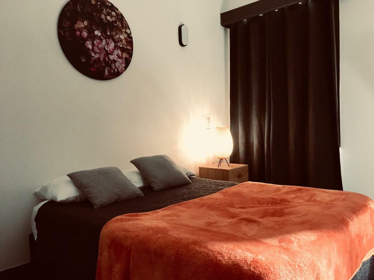 Hostel Bob's *