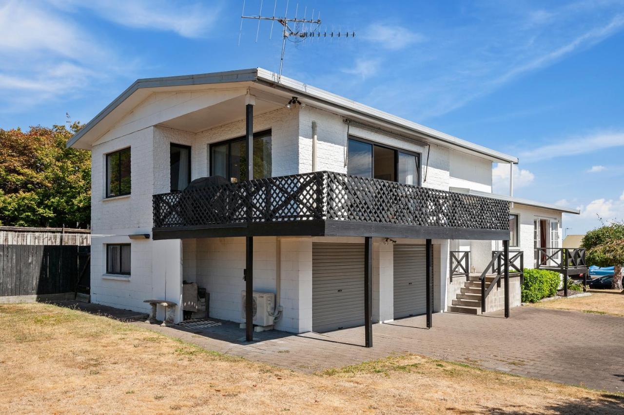 Holiday home Vista At Two Mile Bay- Taupo